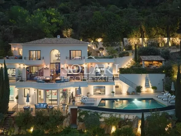 Villa d'exception à Théoule-sur-Mer - Vue panoramique sur la baie de Cannes - 12 personnes