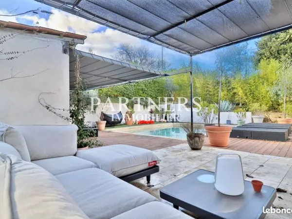 Maison 7 pièces 220 m²