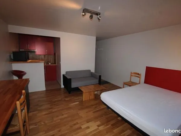 Studio étudiant place d'Aine 24 m2