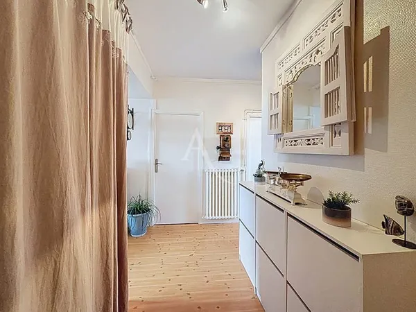 Meaux centre ville - Avenue Clémenceau - 10 minutes à pied de la gare - appartement F4 - 3 chambres 