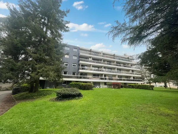 A vendre à Vannes appartement deux chambres parking cave ascenseur