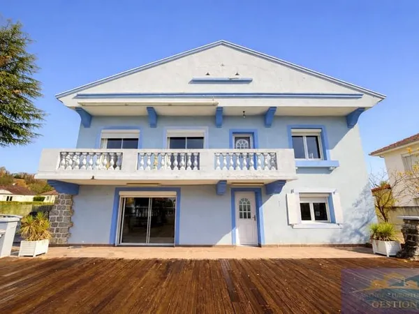 LOURDES - QUARTIER DU LAC - MAISON FAMILIALE AVEC DEPENDANCE