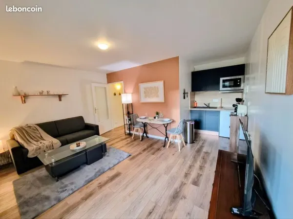 ​Studio meublé 26m² avec Jardin Clos Privatif 50m2 & place de parking privée