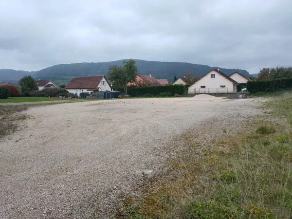 À vendre - Magnifique terrain constructible de 1 823 m² - MARNOZ - Secteur Salins-les-Bains / Arbois