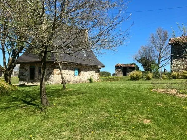 Maison en pierre + terrain