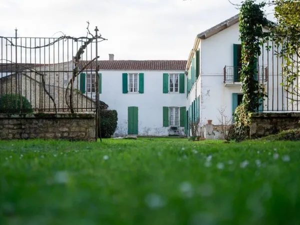 Maison individuelle 12 pièces 368 m²