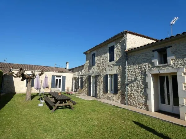 Maison de plain-pied 7 pièces 300 m²