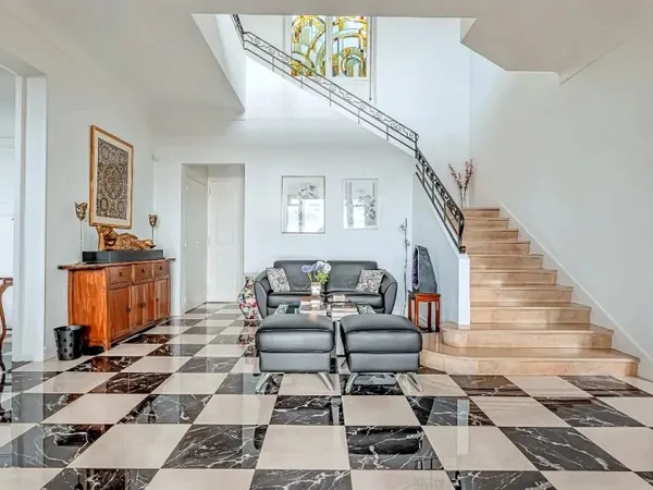 Maison Belle Époque avec piscine et vue mer