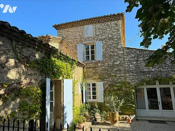 Maison 10 pièces 310 m²