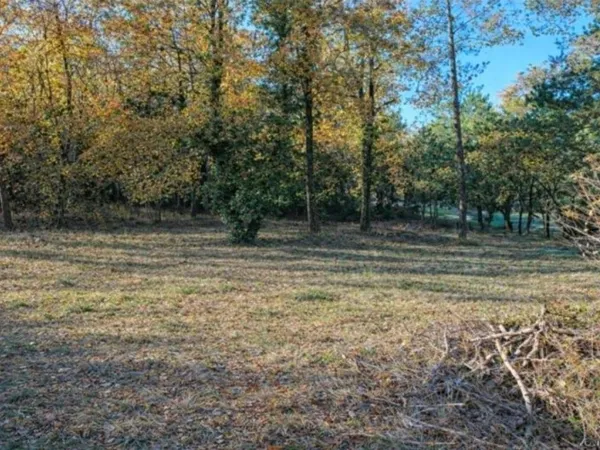 Terrain 1800 m²