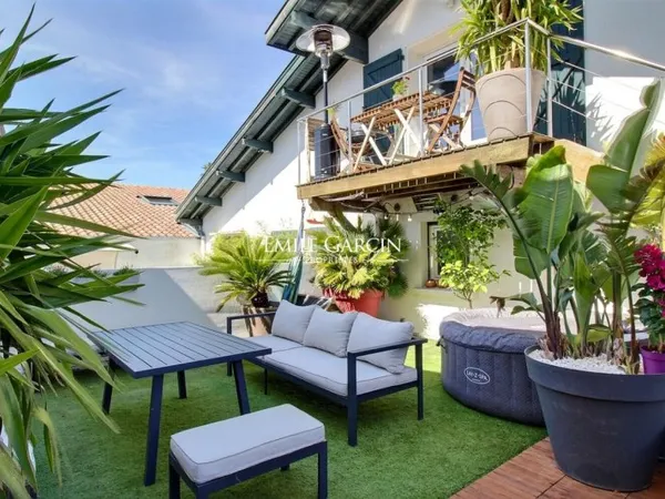 A vendre Biarritz - Deux Appartements avec jardin et garage