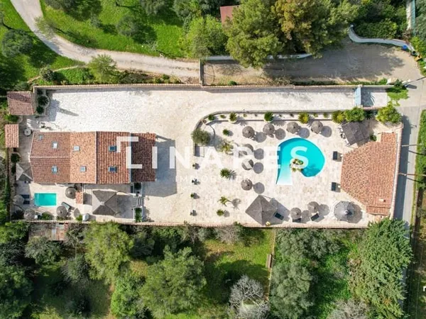 L'IMPRENABLE - Maison T8 de 200m² - Annexe de 25m² - Parcelle 1600m² - 13013 Les Médecins