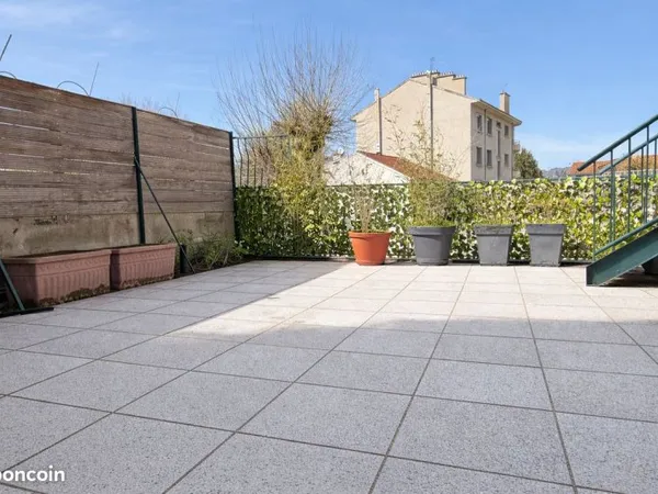 Appartement terrasse garage