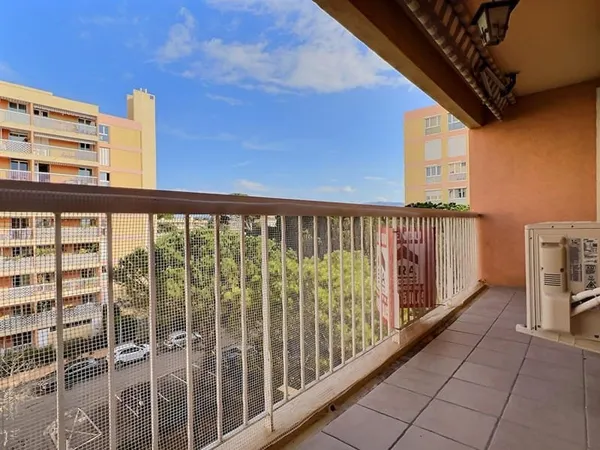 Appartement Marseille 4 pièce(s) 13012 Saint julien avec Exterieur