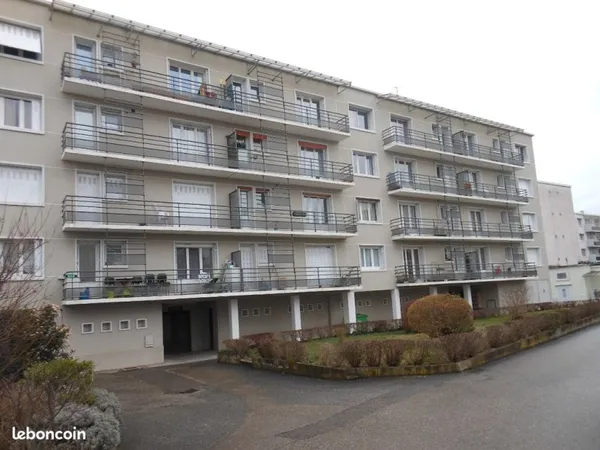 Meylan, rue des Ayguinards