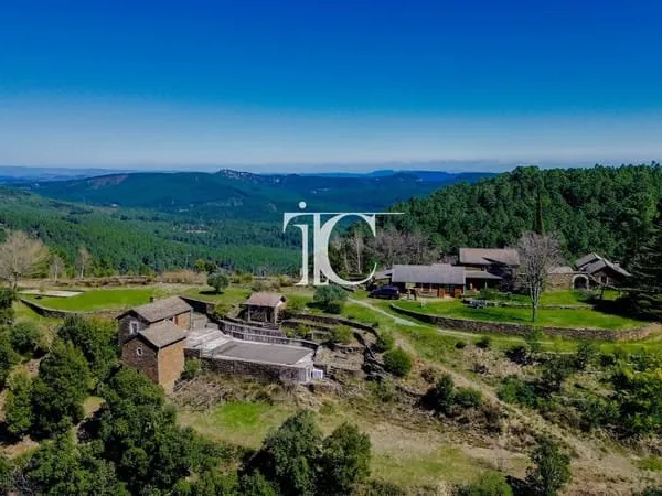 Maison et villa de prestige Vente Malbosc 13p 244m² 860000€