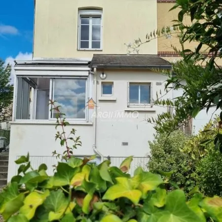 BESSE SUR BRAYE (72)- 2 CH