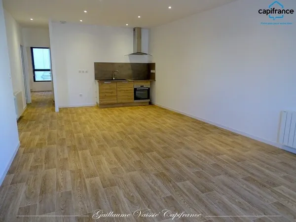 Dpt Vienne (86), à louer CHATELLERAULT appartement T4 de 95,04 m² + place de parking