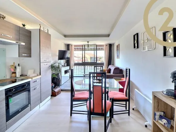 VENTE EN EXCLUSIVITE - FREJUS - PROCHE CENTRE - STUDIO DE 27