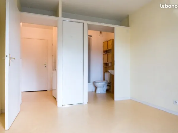 Studio à louer quartier Univeristé