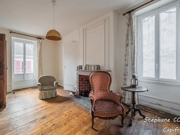 Deux appartements T2 + studio + parking TULLINS (38)