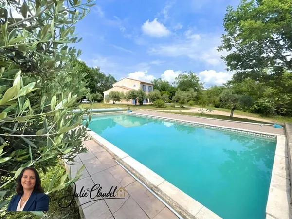 Maison dominante sans vis a vis cadre naturel exceptionnel piscine terrain 3000 m