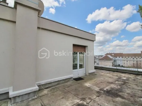 Appartement à rafraichir avec terrasse privée