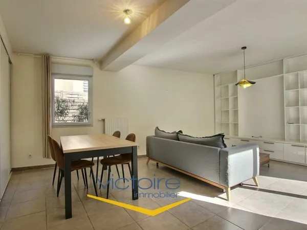 Appartement À Louer - T2 rée de jardin - 51.08 M² - Avec garage