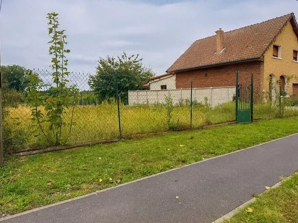 Terrain à vendre de 1 683,00 m² (80)