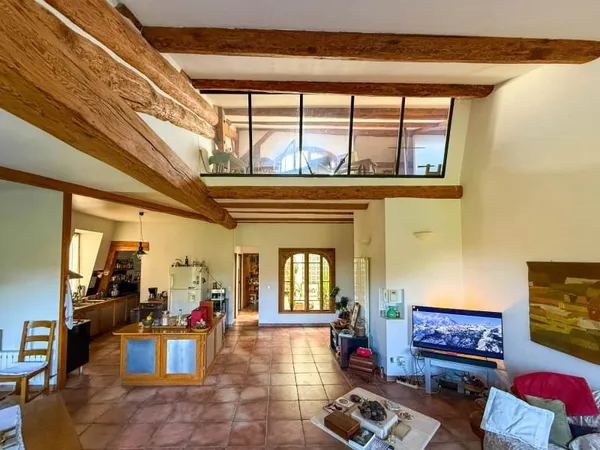 Appartement 6 pièces 197 m²
