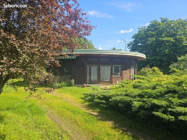 Maison d'exception ronde avec 15574m2 de terrain boisé en bordure du Cher