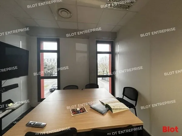 Bureaux 72 m²
