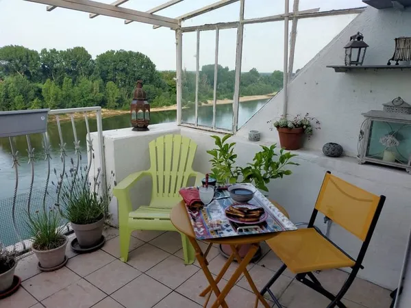 Maison De Ville avec terrasse vue sur Garonne.