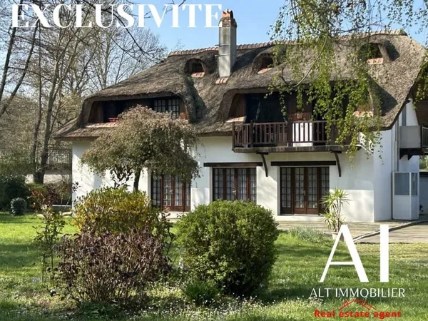 Maison 7 pièces 213 m²