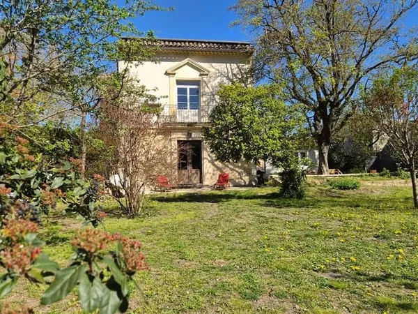 Maison 8 pièces 234 m²