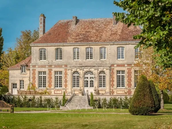 LE NEUBOURG - MANOIR LOUIS XIII - ENTIEREMENT RESTAURE