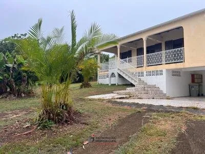 Maison familiale avec dépendance Petit-Canal