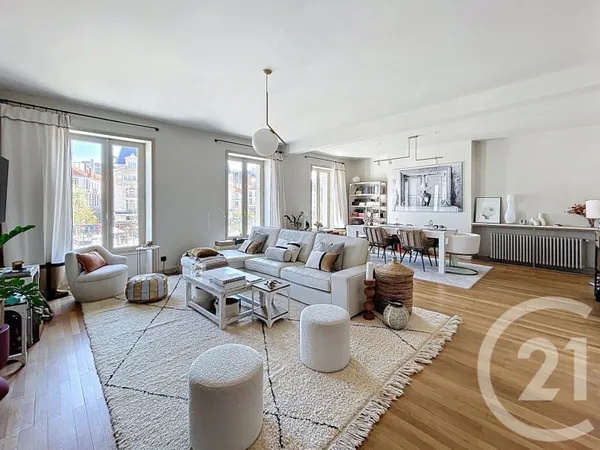 Appartement 7 pièces 158 m²