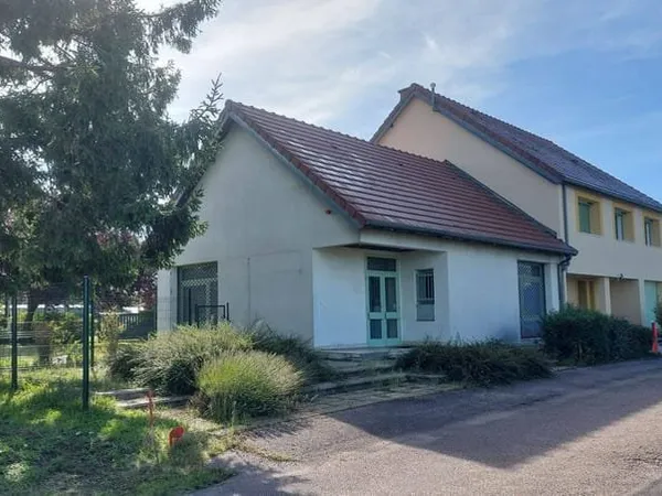 Bureau 7 pièces 218 m²