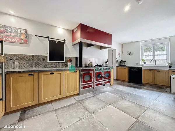 Maison 5 pièces 165 m²