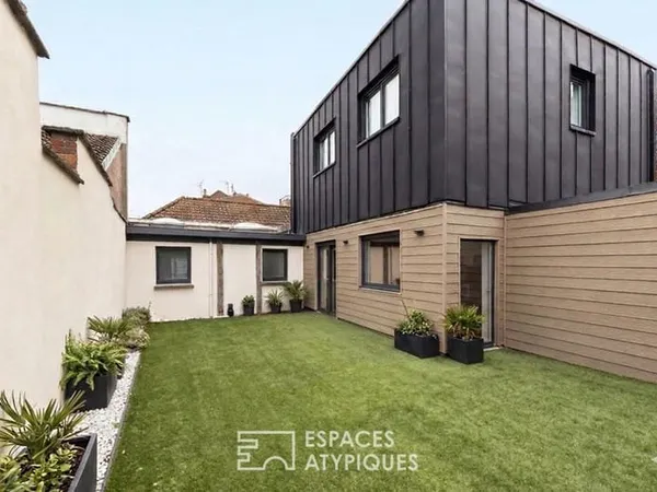 Maison contemporaine rénovée avec dépendance et jardin intime