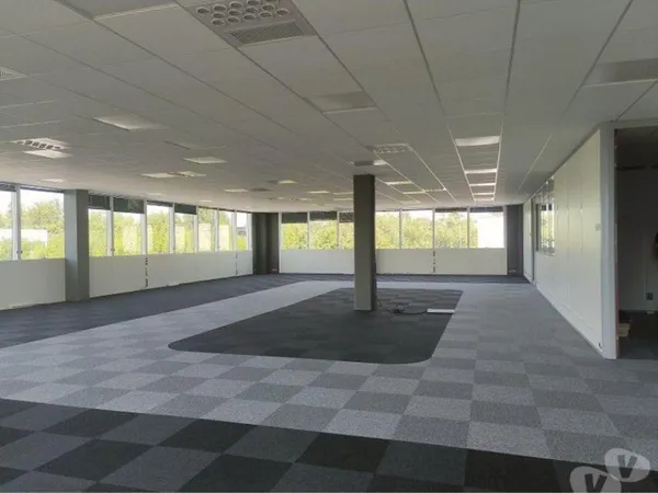 (X-16944) Bureaux Vide 698 m²