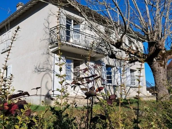 Maison à vendre 7 pièces CAZOULES (24)