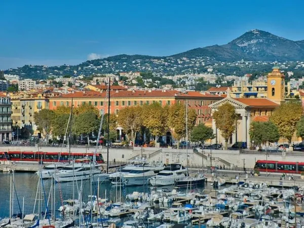 Port de Nice, vente appartement 2 pièces rénové, vue Port