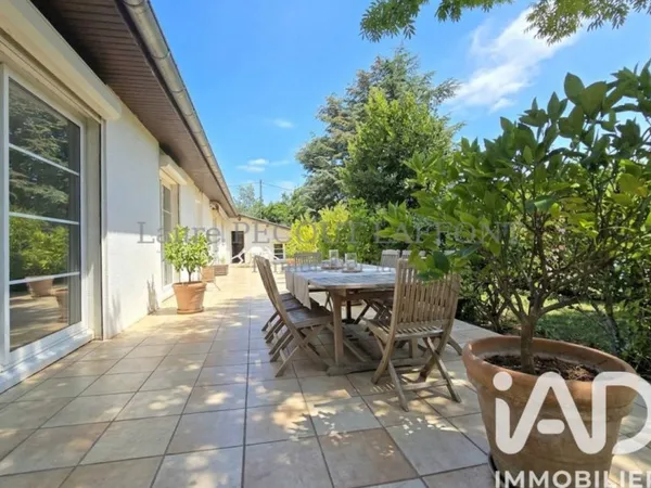 Maison 7 pièces 214 m²