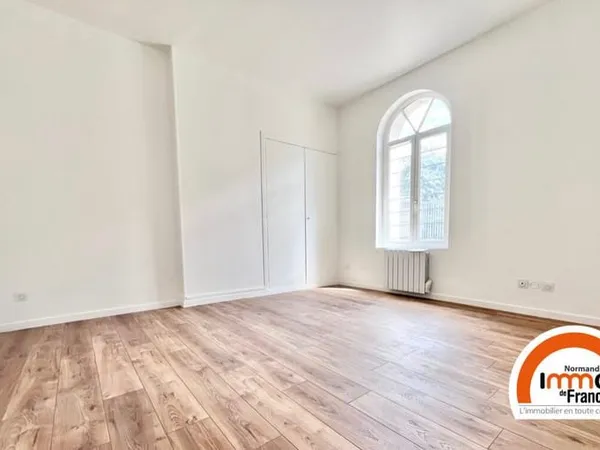 ROUEN - SAINT MARC - Appartement T2 de 51.80M² + cour privative
