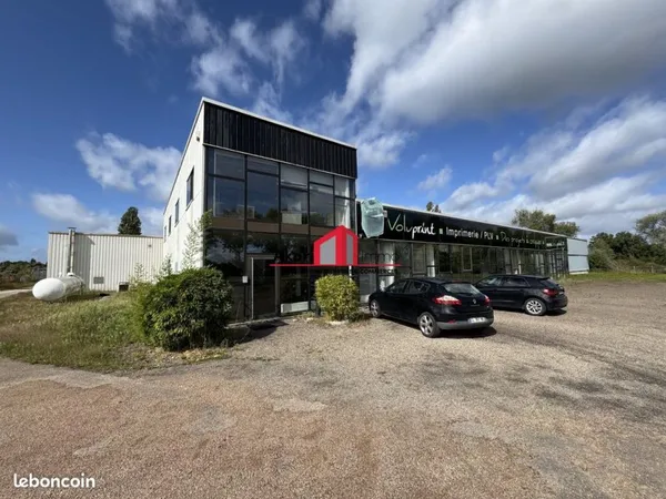 Local 2792 m² Auxerre