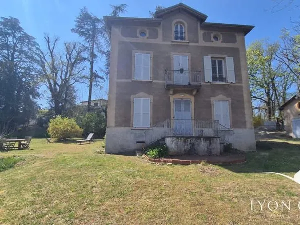 À Vendre Maison Bourgeoise de 167 m2