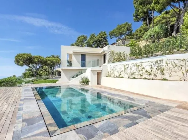 VILLA CONTEMPORAINE 5 PIECES AVEC VUE MER ROQUEBRUNE CAP MARTIN