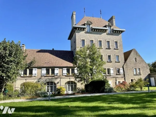 Appartement duplex rénové dans résidence ancienne